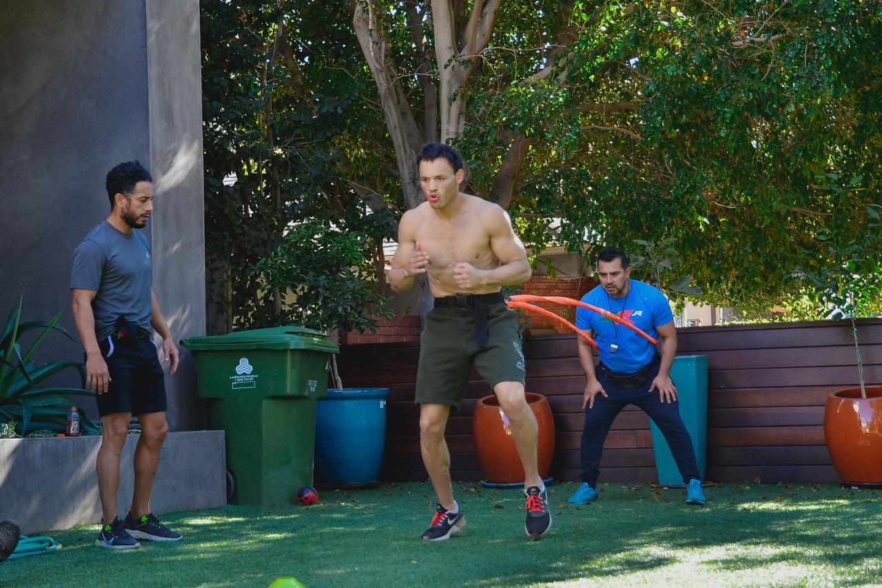 JC Chávez Jr. entrenando al aire libre