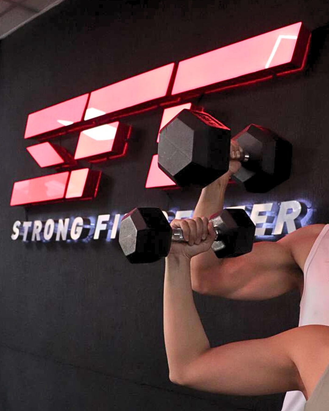 Mancuernas en Strong Fit Center